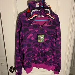 Hoodie Camo Bathing Ape W/Zipper For Men/Women. Size XL, fits like a M/L. NWT